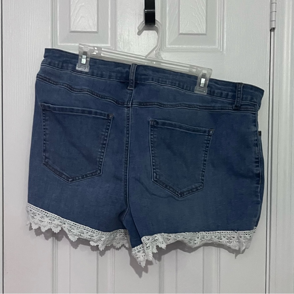 Women's Denim Shorts with Lace Trim - Picture 6 of 6